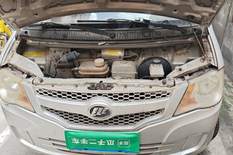 Used Lifan Auto Xingshun 2011 1.3L Comfort Model Engine Bay