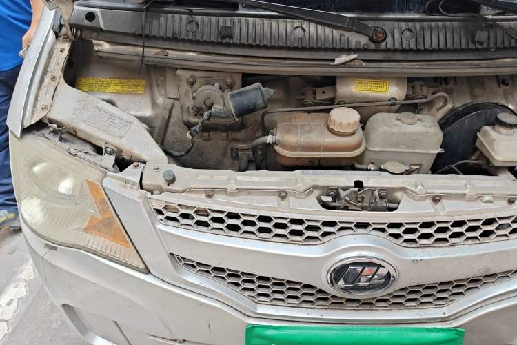 Used Lifan Auto Xingshun 2011 1.3L Comfort Model Engine Bay Right