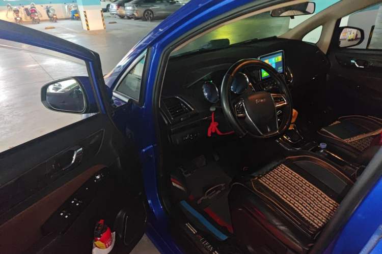 Used Lifan Auto Xuanlang 2017 2.0L CVT Comfort Edition Driver Seat