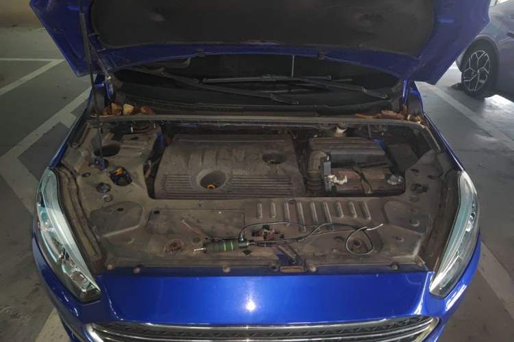 Used Lifan Auto Xuanlang 2017 2.0L CVT Comfort Edition Engine Bay