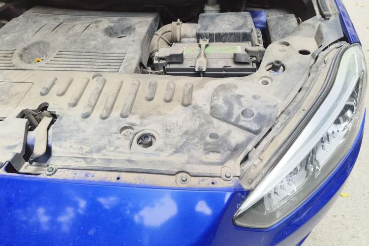 Used Lifan Auto Xuanlang 2017 1.8L Manual Comfort Model Engine Bay Left