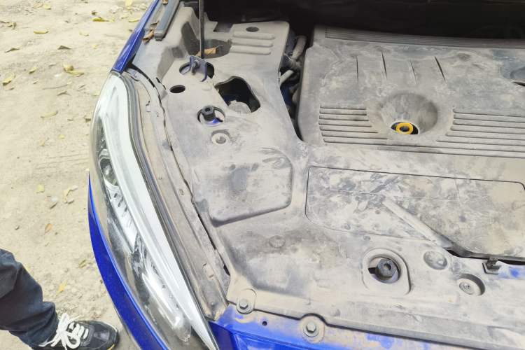 Used Lifan Auto Xuanlang 2017 1.8L Manual Comfort Model Engine Bay Right