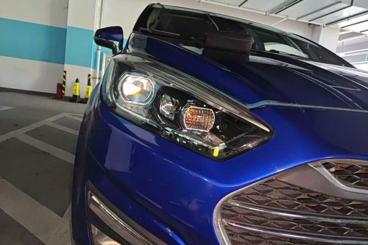 Used Lifan Auto Xuanlang 2017 2.0L CVT Comfort Edition Right Front Headlight