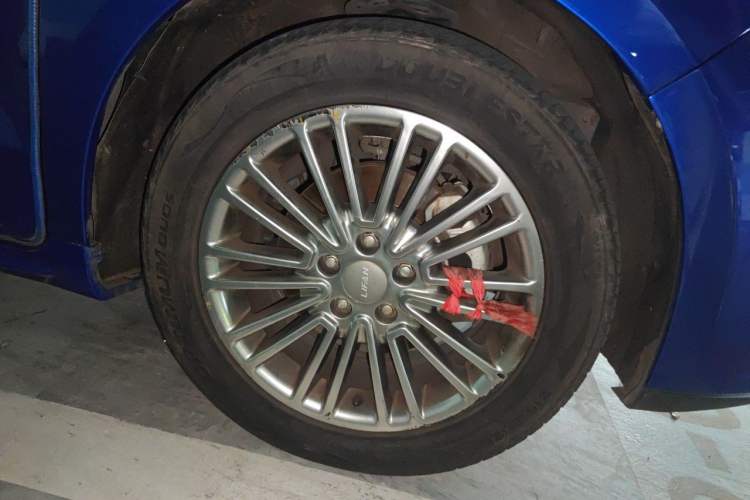 Used Lifan Auto Xuanlang 2017 2.0L CVT Comfort Edition Right Front Wheel Hub