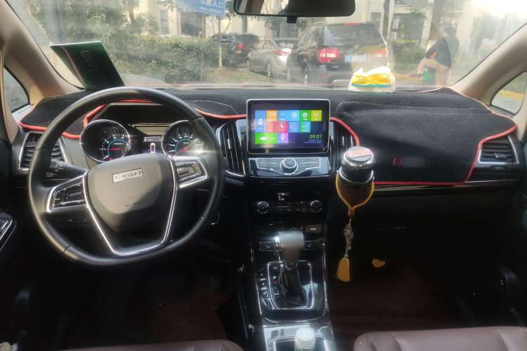 Used Lifan Auto Xuanlang 2017 1.5T Automatic Luxury Model Center Console