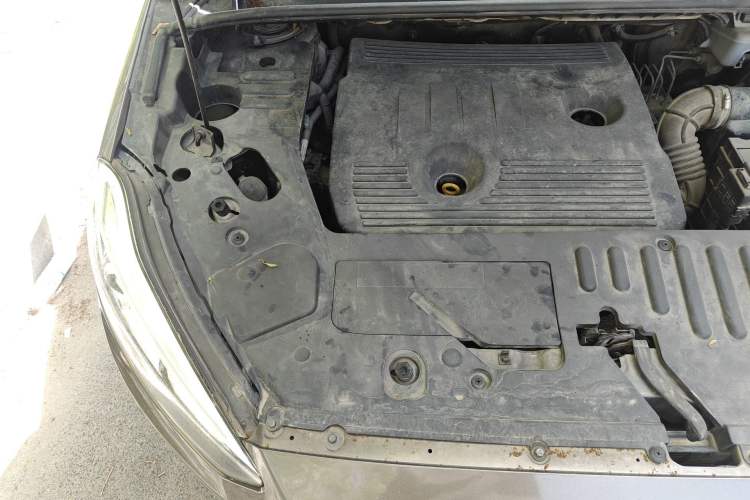 Used Lifan Auto Xuanlang 2017 1.8L Manual Comfort Model Engine Bay Right