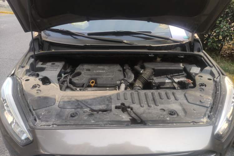 Used Lifan Auto Xuanlang 2017 1.5T Automatic Luxury Model Engine Bay