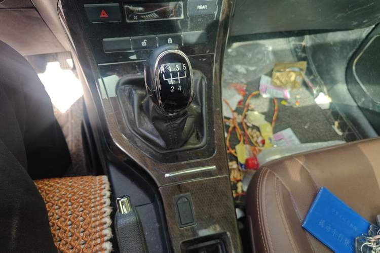Used Lifan Auto Xuanlang 2017 1.8L Manual Comfort Model Gear Lever