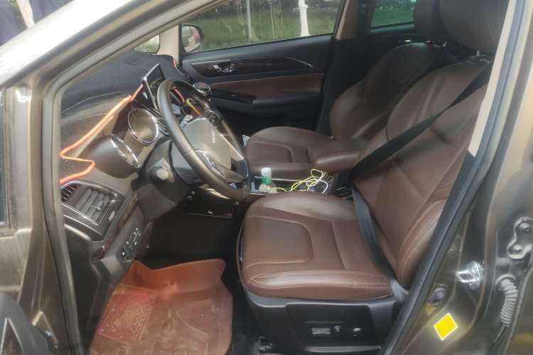 Used Lifan Auto Xuanlang 2017 1.5T Automatic Luxury Model Left Front Seat