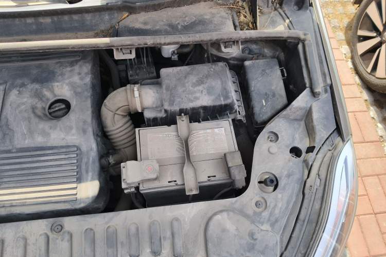 Used Lifan Auto Xuanlang 2017 1.8L Manual Comfort Model Engine Bay Left