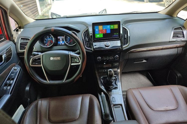 Used Lifan Auto Xuanlang 2017 1.8L Manual Elite Model Center Console