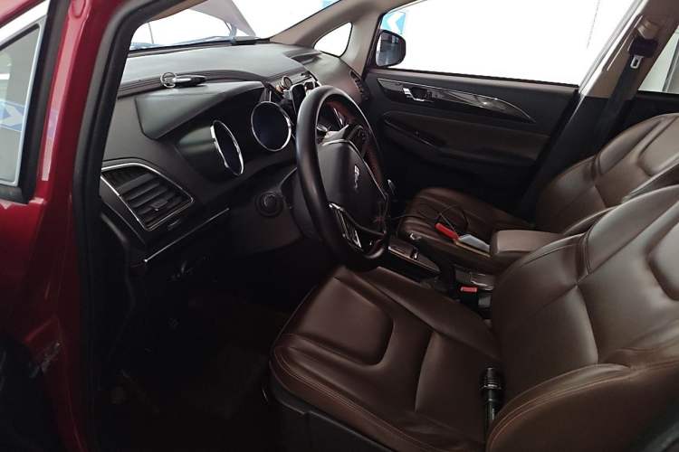 Used Lifan Auto Xuanlang 2017 1.8L Manual Comfort Model Driver Seat