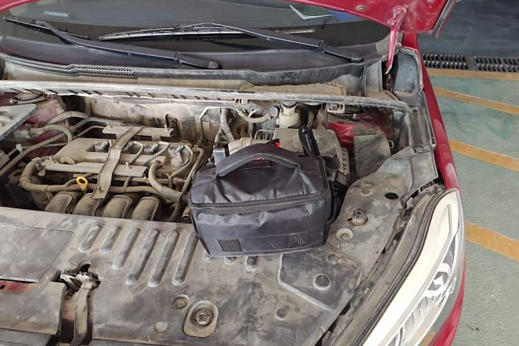 Used Lifan Auto Xuanlang 2017 1.8L Manual Comfort Model Engine Bay Left