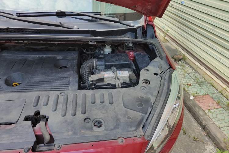 Used Lifan Auto Xuanlang 2017 1.8L Manual Elite Model Engine Bay Left