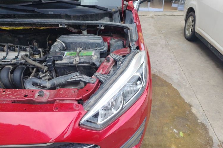 Used Lifan Auto Xuanlang 2017 2.0L CVT Luxury Model Engine Bay Left