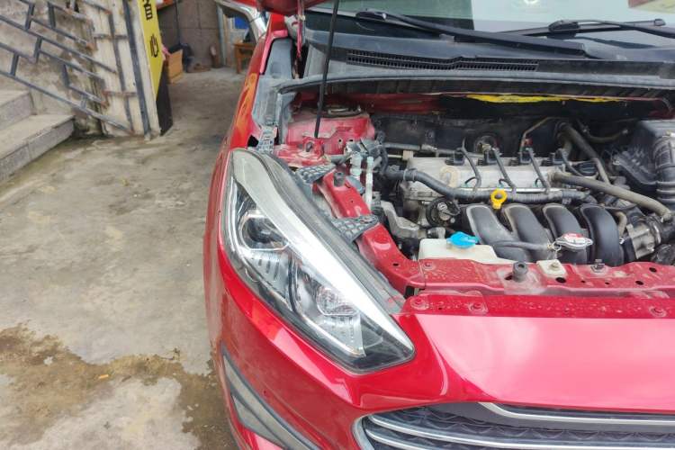 Used Lifan Auto Xuanlang 2017 2.0L CVT Luxury Model Engine Bay Right