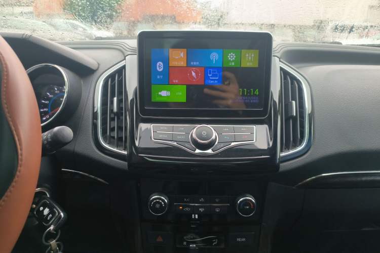 Used Lifan Auto Xuanlang 2017 1.8L Manual Elite Model Interior 3