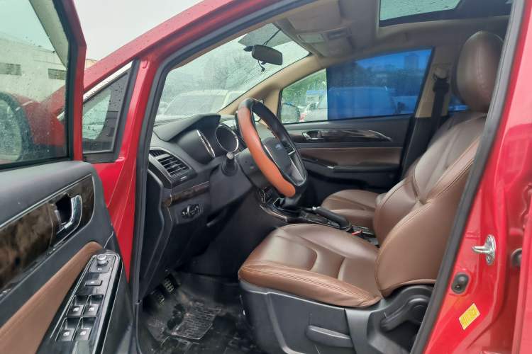 Used Lifan Auto Xuanlang 2017 1.8L Manual Elite Model Interior 5