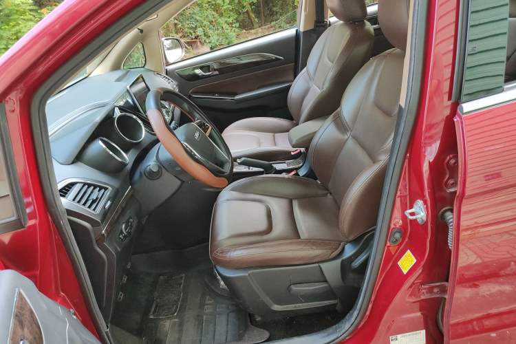 Used Lifan Auto Xuanlang 2017 1.8L Manual Elite Model Left Front Seat
