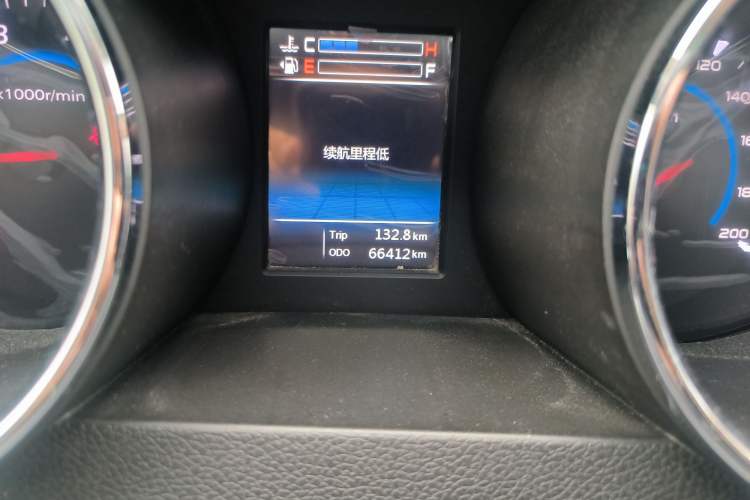 Used Lifan Auto Xuanlang 2017 1.8L Manual Elite Model Odometer Close Up