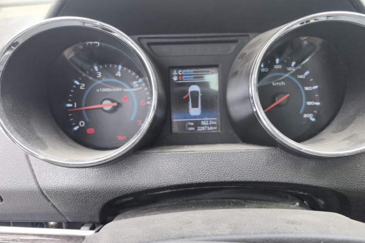 Used Lifan Auto Xuanlang 2017 1.8L Manual Comfort Model Odometer Close Up