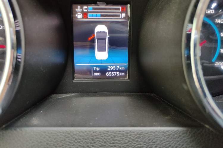Used Lifan Auto Xuanlang 2017 1.8L Manual Elite Model Odometer Close Up