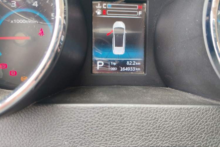 Used Lifan Auto Xuanlang 2017 2.0L CVT Luxury Model Odometer Close Up
