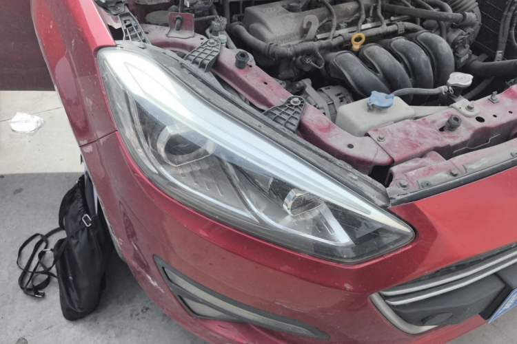 Used Lifan Auto Xuanlang 2017 1.8L Manual Comfort Model Right Front Headlight