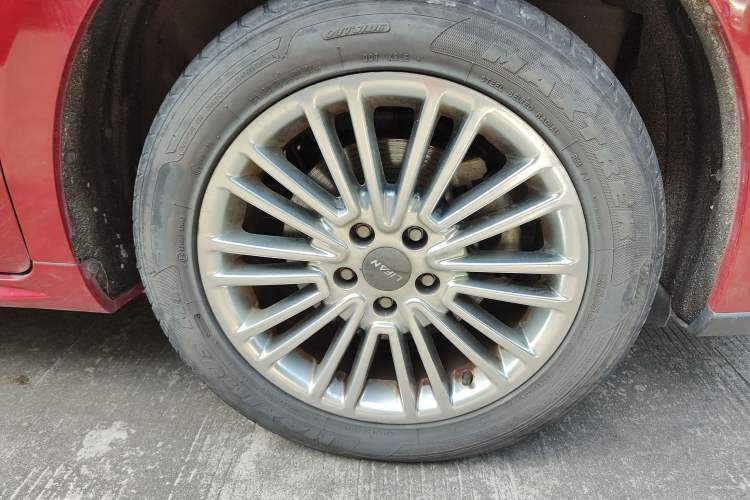 Used Lifan Auto Xuanlang 2017 1.8L Manual Elite Model Right Front Wheel Hub