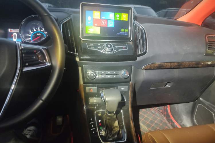 Used Lifan Auto Xuanlang 2017 1.5T Automatic Comfort Model Audio And AC Panel