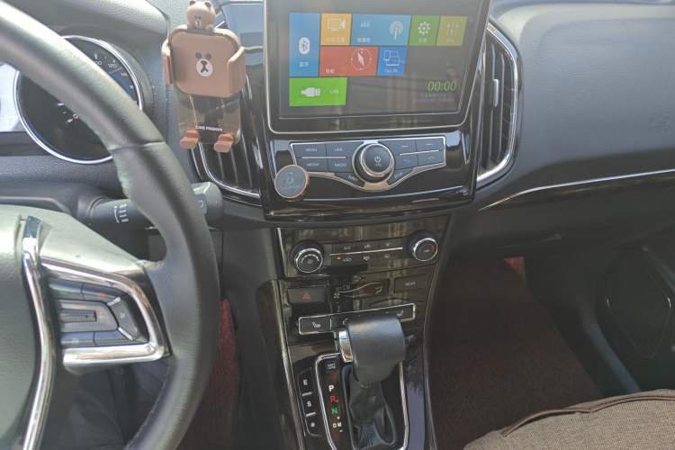 Used Lifan Auto Xuanlang 2017 1.5T Automatic Comfort Model Audio And AC Panel