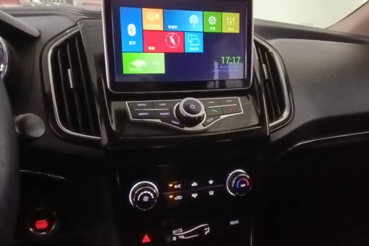 Used Lifan Auto Xuanlang 2017 1.8L Manual Comfort Model Audio And AC Panel