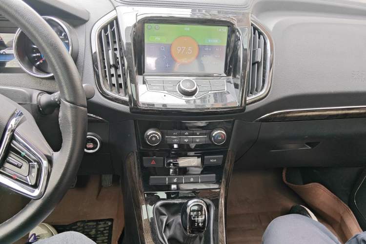 Used Lifan Auto Xuanlang 2017 1.8L Manual Comfort Model Audio And AC Panel