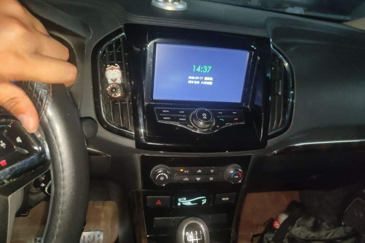 Used Lifan Auto Xuanlang 2017 1.8L Manual Elite Model Audio And AC Panel