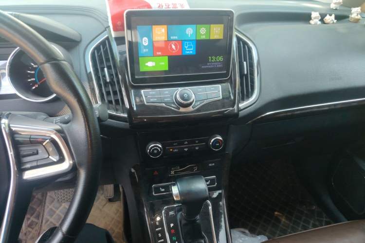 Used Lifan Auto Xuanlang 2017 2.0L CVT Comfort Edition Audio And AC Panel