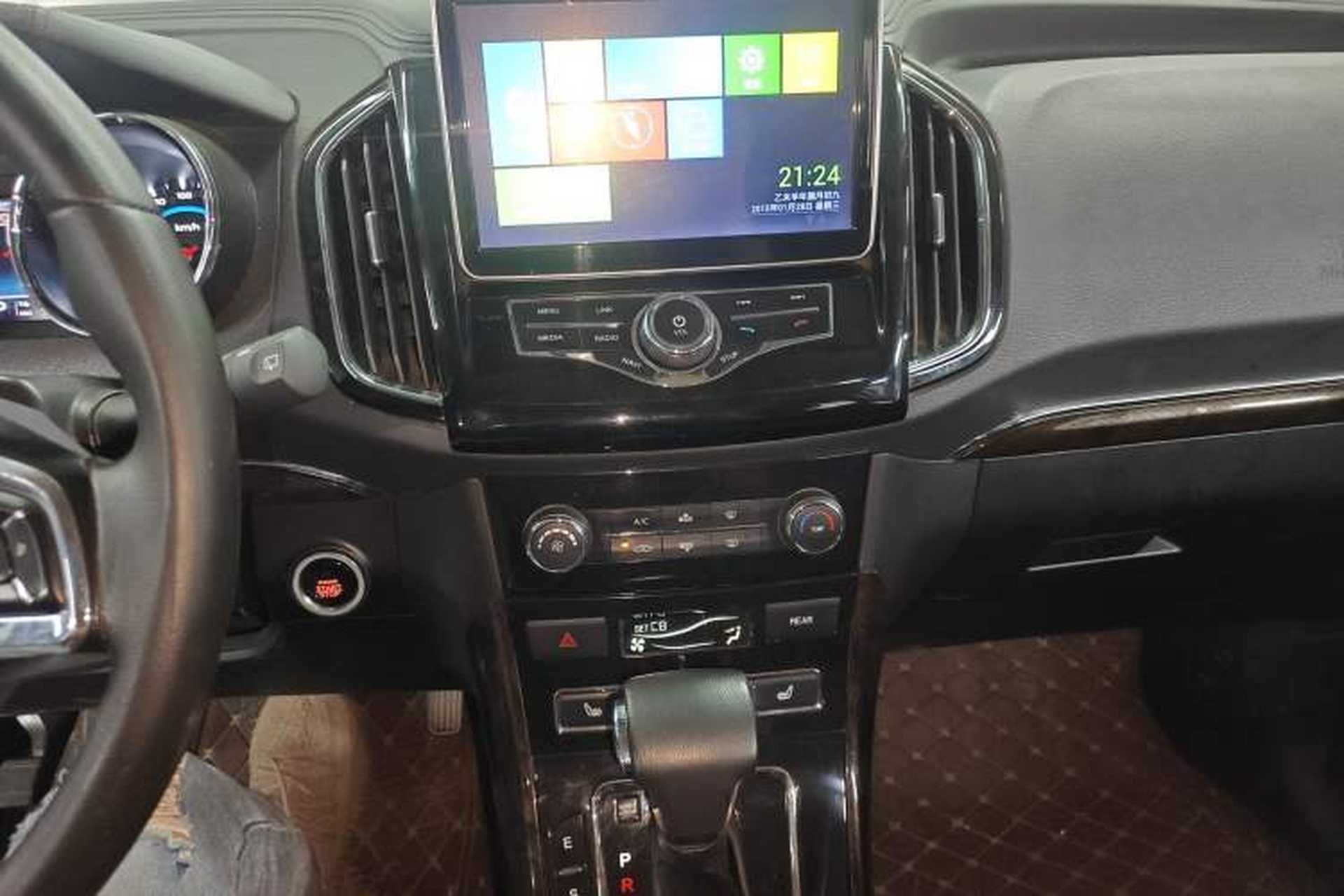 Used Lifan Auto Xuanlang 2017 1.5T Automatic Comfort Model Audio And AC Panel