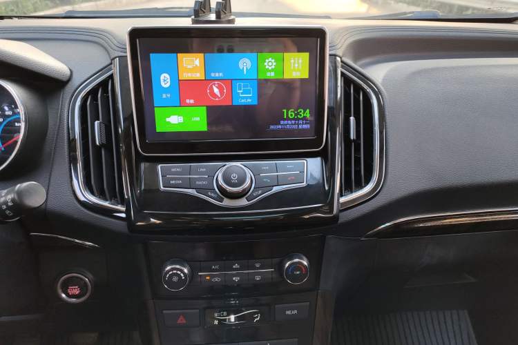 Used Lifan Auto Xuanlang 2017 1.8L Manual Comfort Model Audio And AC Panel