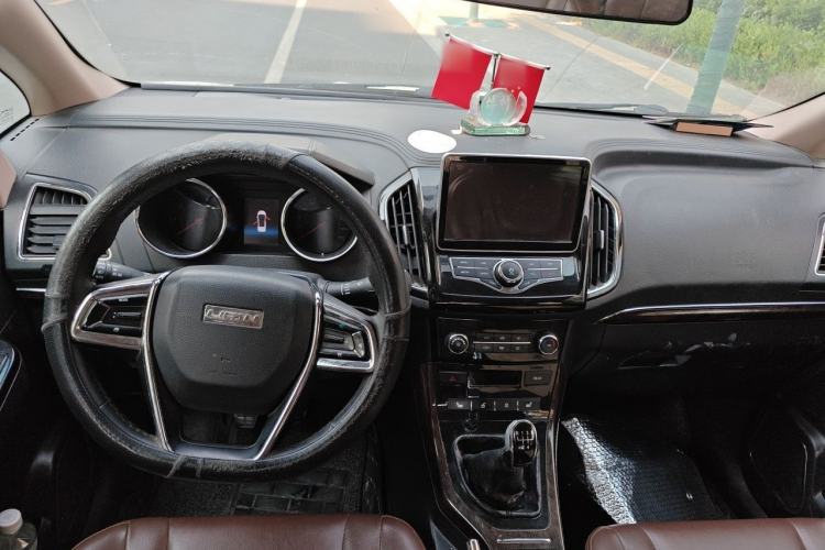 Used Lifan Auto Xuanlang 2017 2.0L Manual Comfort Version Center Console