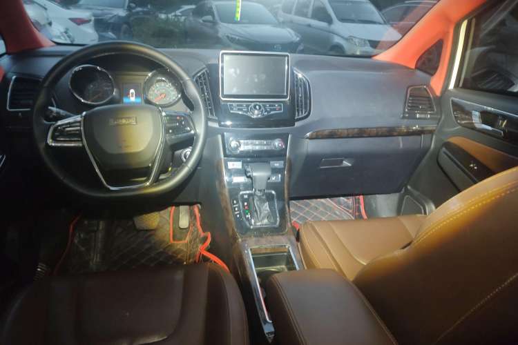Used Lifan Auto Xuanlang 2017 1.5T Automatic Comfort Model Center Console