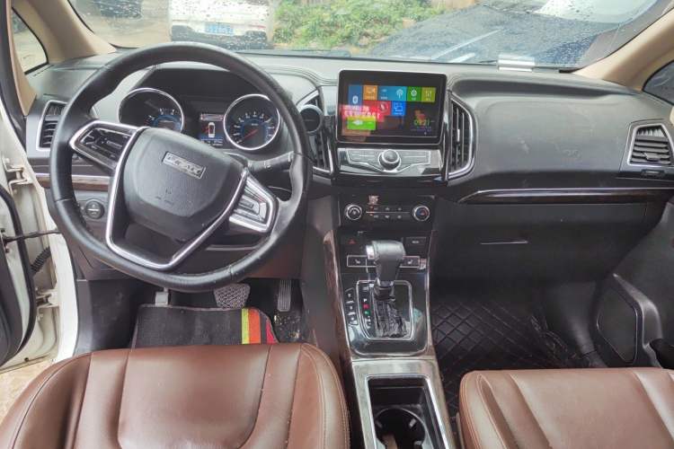 Used Lifan Auto Xuanlang 2017 2.0L CVT Comfort Edition Center Console