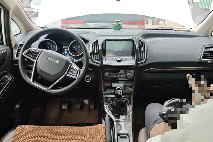 Used Lifan Auto Xuanlang 2017 1.8L Manual Comfort Model Center Console