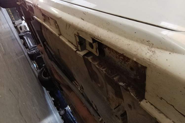Used Lifan Auto Xuanlang 2017 1.8L Manual Comfort Model Chassis Front Right