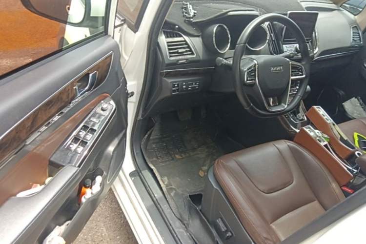 Used Lifan Auto Xuanlang 2017 2.0L CVT Luxury Model Driver Seat
