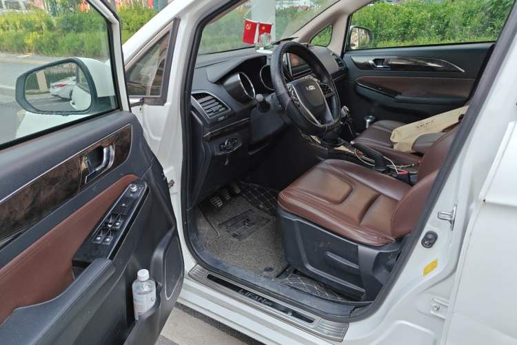 Used Lifan Auto Xuanlang 2017 2.0L Manual Comfort Version Driver Seat