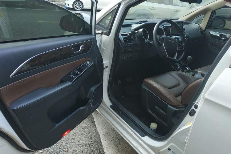 Used Lifan Auto Xuanlang 2017 2.0L CVT Comfort Edition Driver Seat