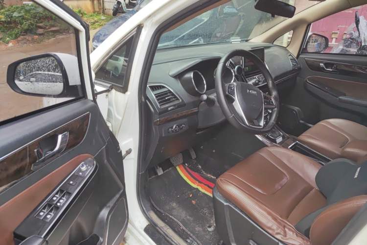 Used Lifan Auto Xuanlang 2017 2.0L CVT Comfort Edition Driver Seat