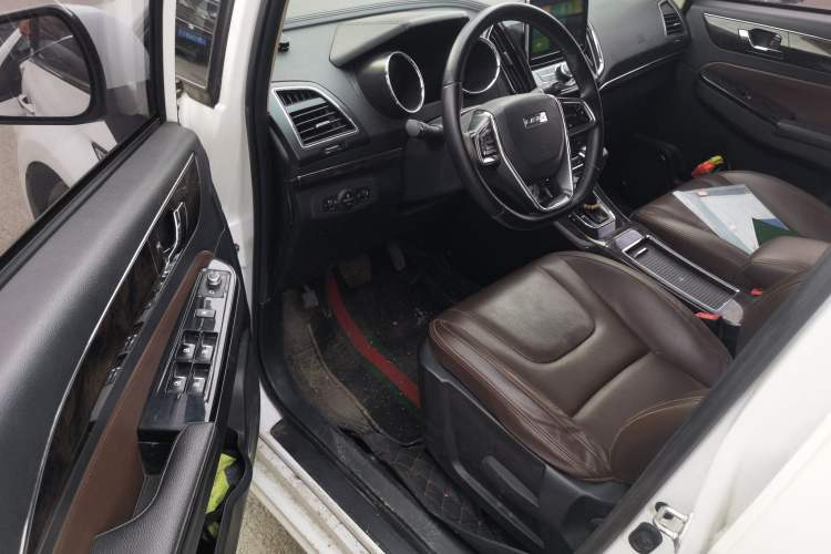 Used Lifan Auto Xuanlang 2017 2.0L CVT Comfort Edition Driver Seat