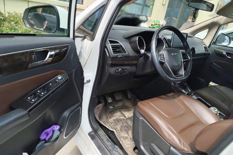 Used Lifan Auto Xuanlang 2017 2.0L CVT Comfort Edition Driver Seat