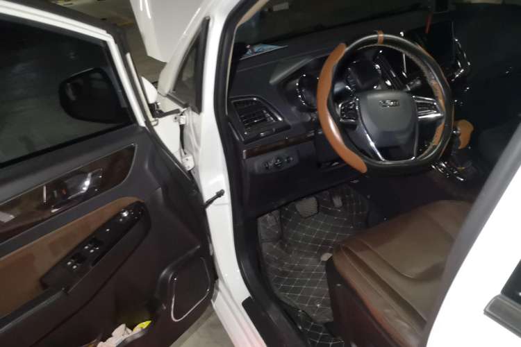 Used Lifan Auto Xuanlang 2017 2.0L CVT Comfort Edition Driver Seat