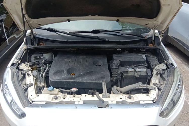 Used Lifan Auto Xuanlang 2017 2.0L CVT Luxury Model Engine Bay